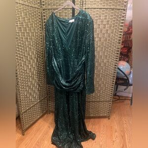 FAERIESTY EMERALD GREEN SEQUIN GOWN DRESS SIZE 5XL. NWOT